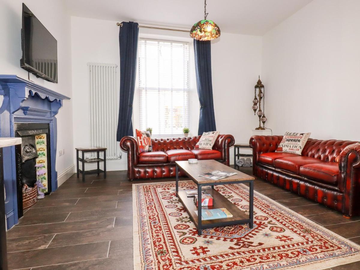 Meneage House Villa Хелстън Екстериор снимка